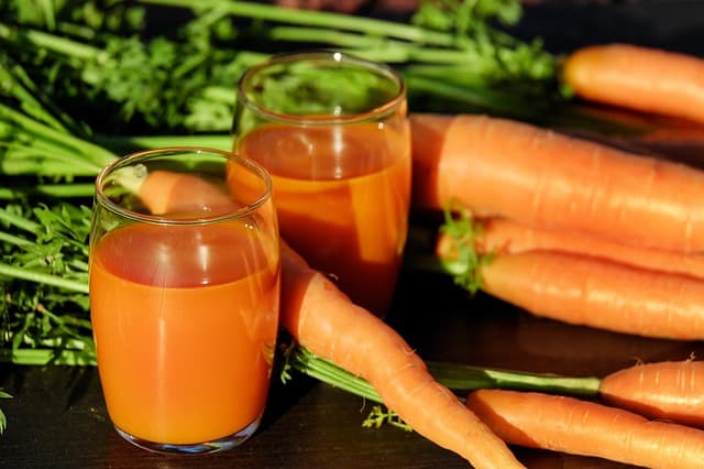 health benefits of juicing fresh fruits and vegetables once a day